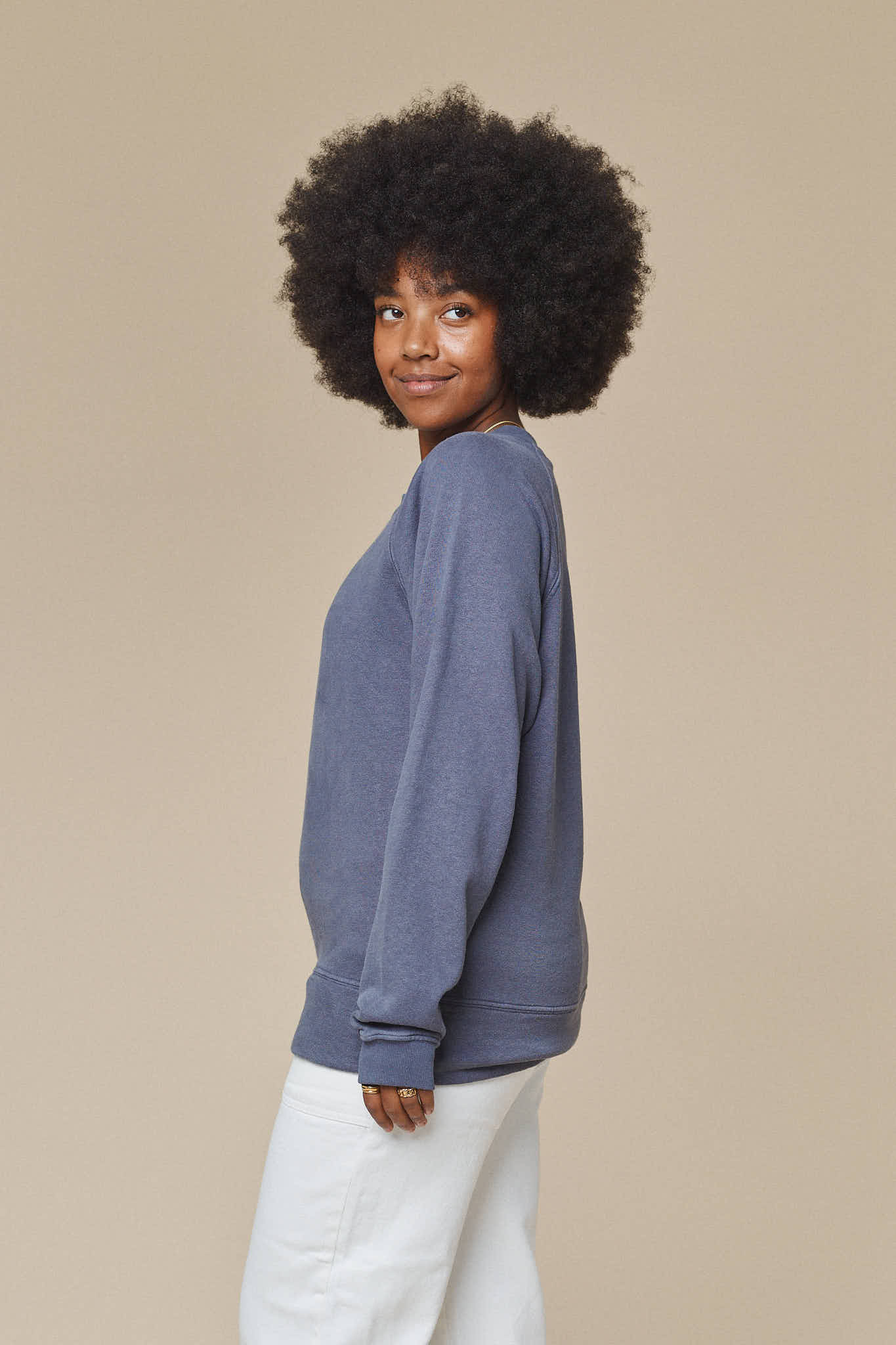 Sierra Raglan Sweatshirt - Image 13